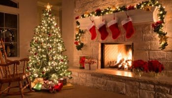 10 Christmas Tree Decorating Ideas for a Classic Look