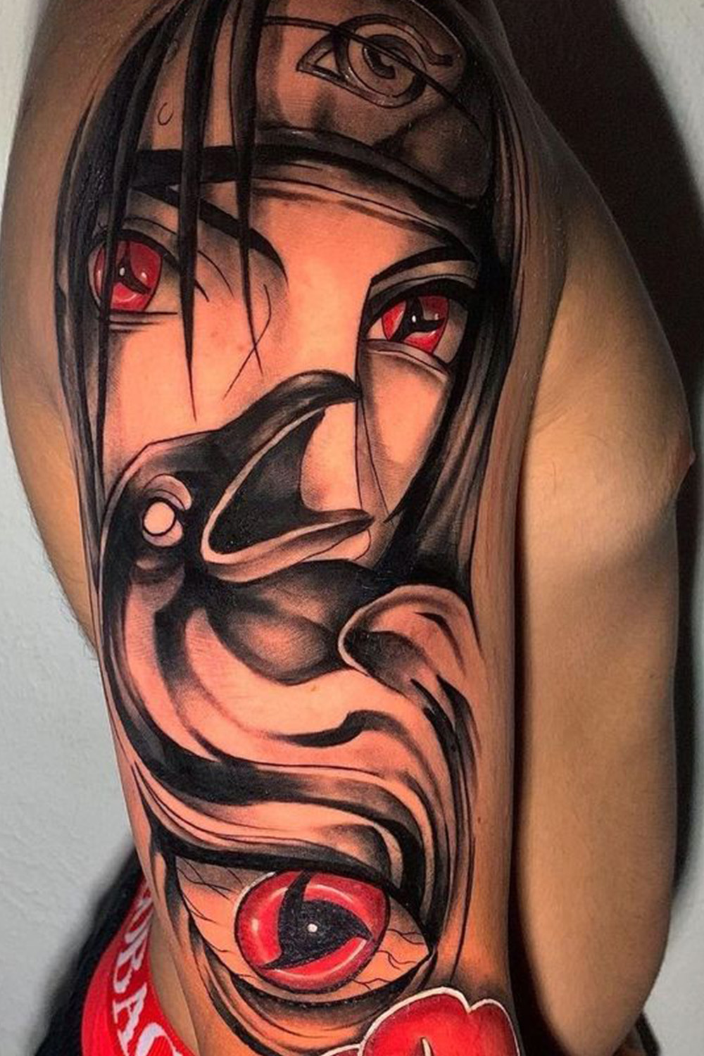 Itachi Symbol with Mangekyou Sharingan