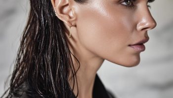 Kim Kardashian’s Wet Look Slick Back