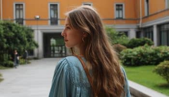 11 Easy Long Hair Ideas That Never Go Wrong