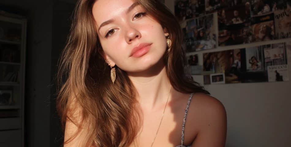 17 Glowy Summer Makeup Looks You’ll Love