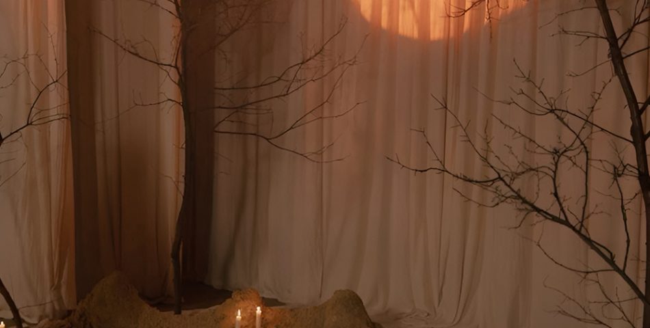 Candlelit Backdrop for Evening Warmth