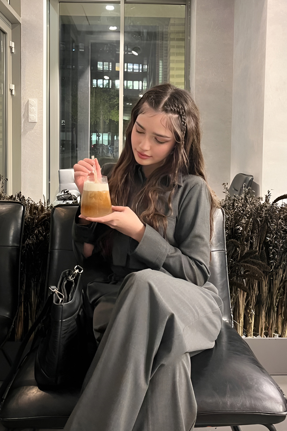 Soft Feminine Touch in Braids with Loose Waves