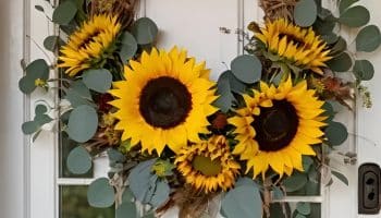 Sunflower Wreaths Bursting with Late Season Cheer