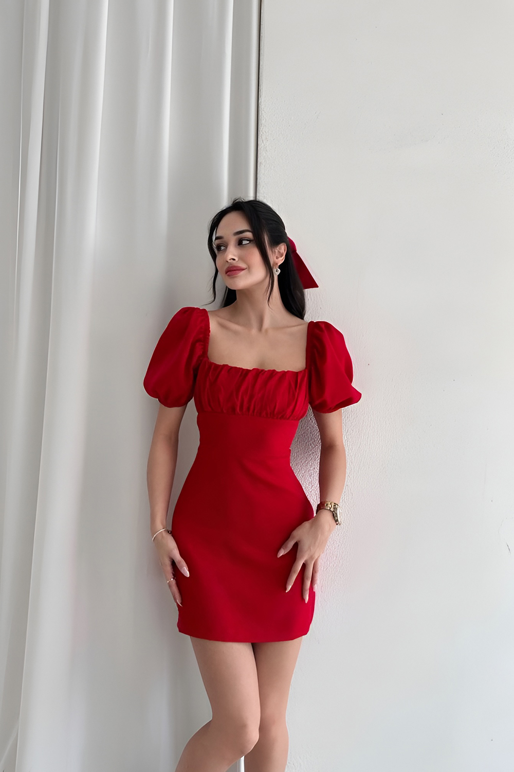 Midi Dress Styles for Elegant Dinner Plans